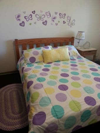 bed cover, lamp & more 1