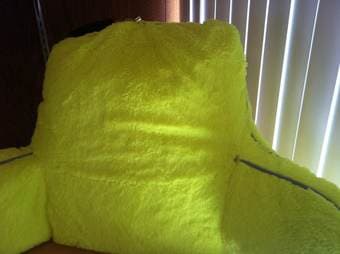 bedrest pillow yellow $5 2