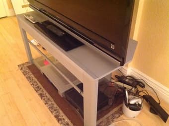 $5 TV Stand 1