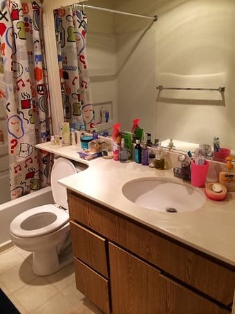 $1074 Private bedroom and bathroom in a luxury apartment complex 3