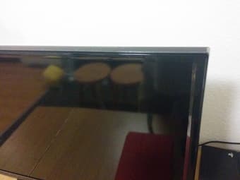 ($300)Samsung 32inch FullHD Smart TV 2