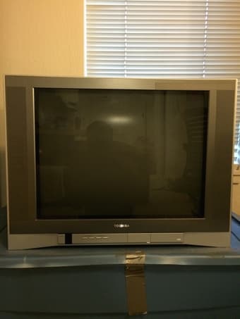 25-inch Toshiba CRT TV 1