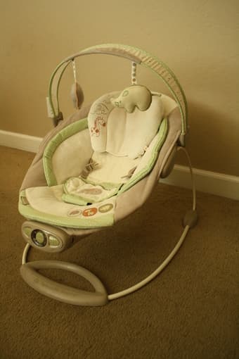 Automatic Bouncer for baby, in great condition - $40 2