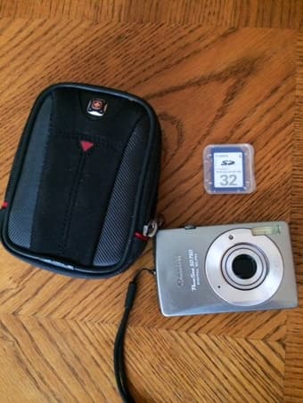 Selling Canon Digital Camera 1