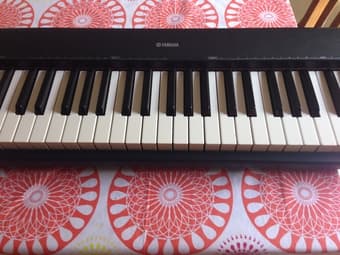 Yamaha Electronic Keyboard 1