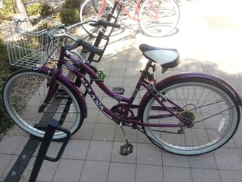 Woman's bicycle for urgent sale 1