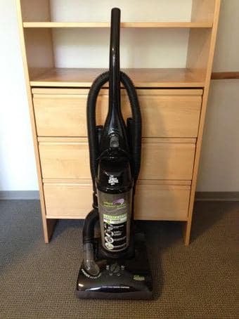 Vacuum cleaner $25 1