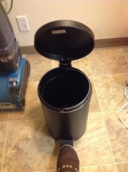 nice trash can for kitchen only for $5 1