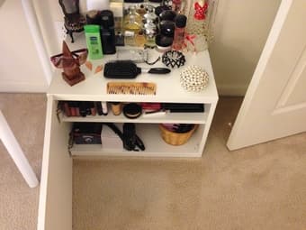 Beautiful dresser with mirror - $25 2