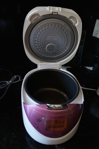 moving sale- CUCKOO 6-Cups Electric Rice Cooker Warmer $70 2