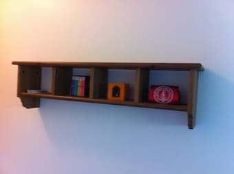 decorative bookshelf in pine wood 1