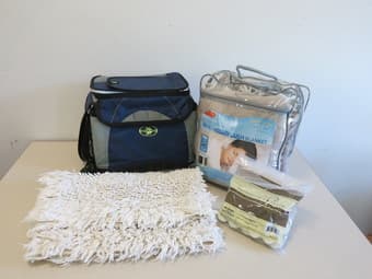 lunchbox/cooler, electric blanket, bath mat 1