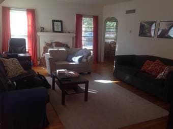 Seeking female roommate to share room in house on Stanford Ave. 1