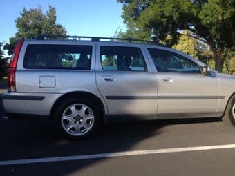 回国卖车2001 VOLVO V70 2.4T （clean title）$4500 1