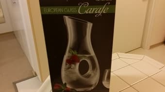 LIKE NEW: European Glass Wine Carafe Pitcher Decanter 1.4qt ($10) 1