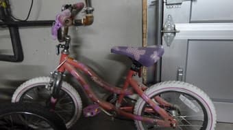 Baby door Gates Carseat and free baby stuff 3