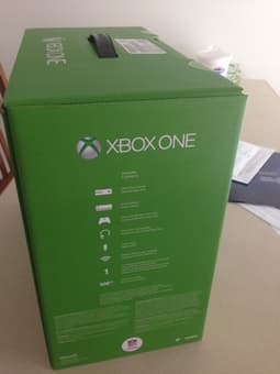 $450 Brand new Microsoft - Xbox One Console Forza Motorsport 5 Bundle 2