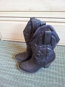 For Sale: Gorgeous Cowgirl Boots Size 6.5 for $40 1