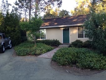 Large private 1 bedroom + 1 bath cottage 1