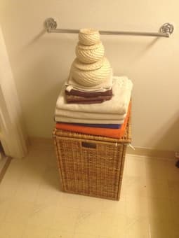 Bathroom items 25 USD 1