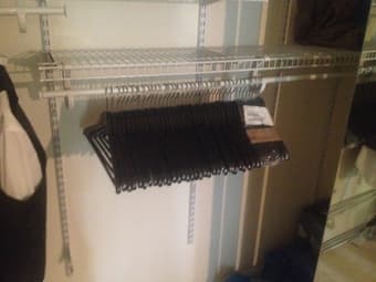 50 hangers 20 USD 1