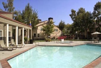 Seeking roommate to share 2BR/2BA apt in Palo Alto - starting Oct 1 2