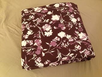 Full/Queen Comforter in like NEW condition for only $30 1