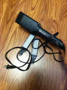 selling hair crimper! 2