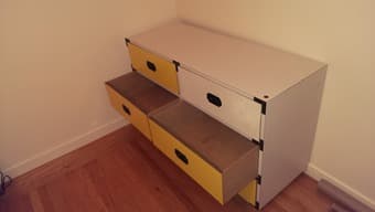 Dresser 3