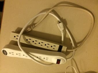 $7, 90% new power strip x 2 1