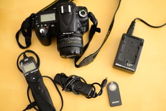 Nikon D90 Body + 50 mm Nikkor Lens + Accesories  - 350$ 3
