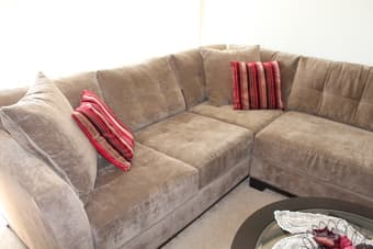 Macy’s Elliot Microfiber 3-Piece Sectional Sofa – LIKE NEW 2