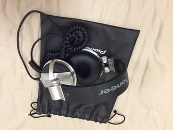 Pioneer HDJ-1500 Headphones 2