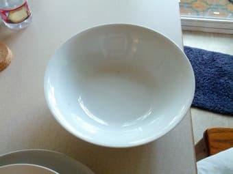 Plates (big and small) and bowl 3