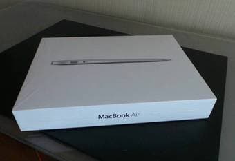 Apple MacBook Air MD761LL/B 13.3-Inch Laptop 256GB - SEALED, WARRANTY 1