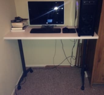 desk/table on wheels 1