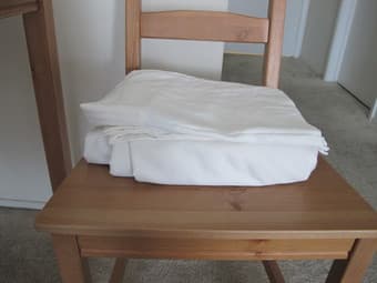 White Duvet Cover 400 Queen size $10 2