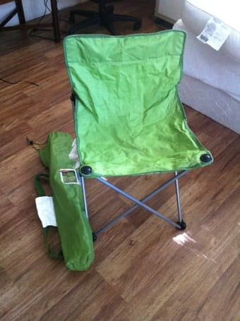 Electric heater, dish heater, squad chair and Laundry basket for sale 3