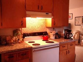 $1650 1b/1b master suite near Stanford for $1650/mo - Available now! 2