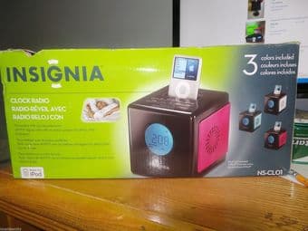 Insignia NS-CL01 AM/ FM Dual Alarm Clock Radio and iPod Dock***$15*** 2