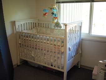 Vanessa baby crib 2