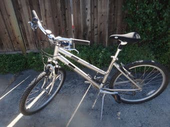 Gary Fisher Solstice 24-Speed Women's Mountain Bike - $200.00 1