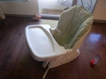 Diaper Genie II, Diaper Mat, Baby Walker, High Chair, Activity Mat $20 1