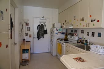 Studio apartment in EV available for sublet 12/1-12/9 and 12/23-1/5 3