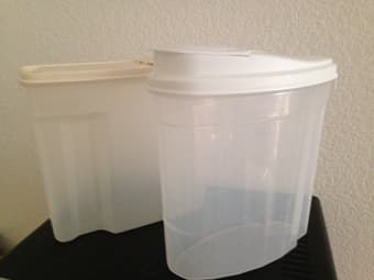 Rubbermaid cereal containers 3.1L and 3.3L pair for $5 2
