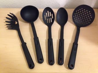cooking spoon set: 5 pieces $5 1