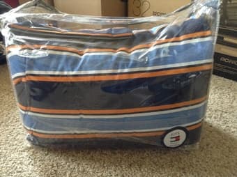 Tommy Hilfiger Full/ Queen Comforter with 2 Shams $12 1