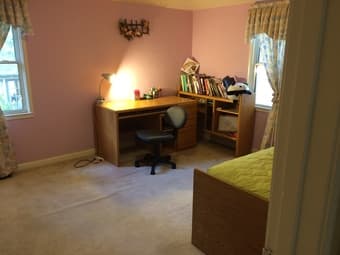 $1,190/190s.f. Finished Rooms Walk to Stanford - for One Female Only 2