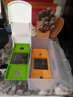 Like new - Fruit and Vegetable Hand Chopper $25 OBO 1
