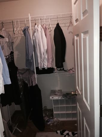 $1,000 for Dec, large bedroom with en-suite and walk in wardrobe 3